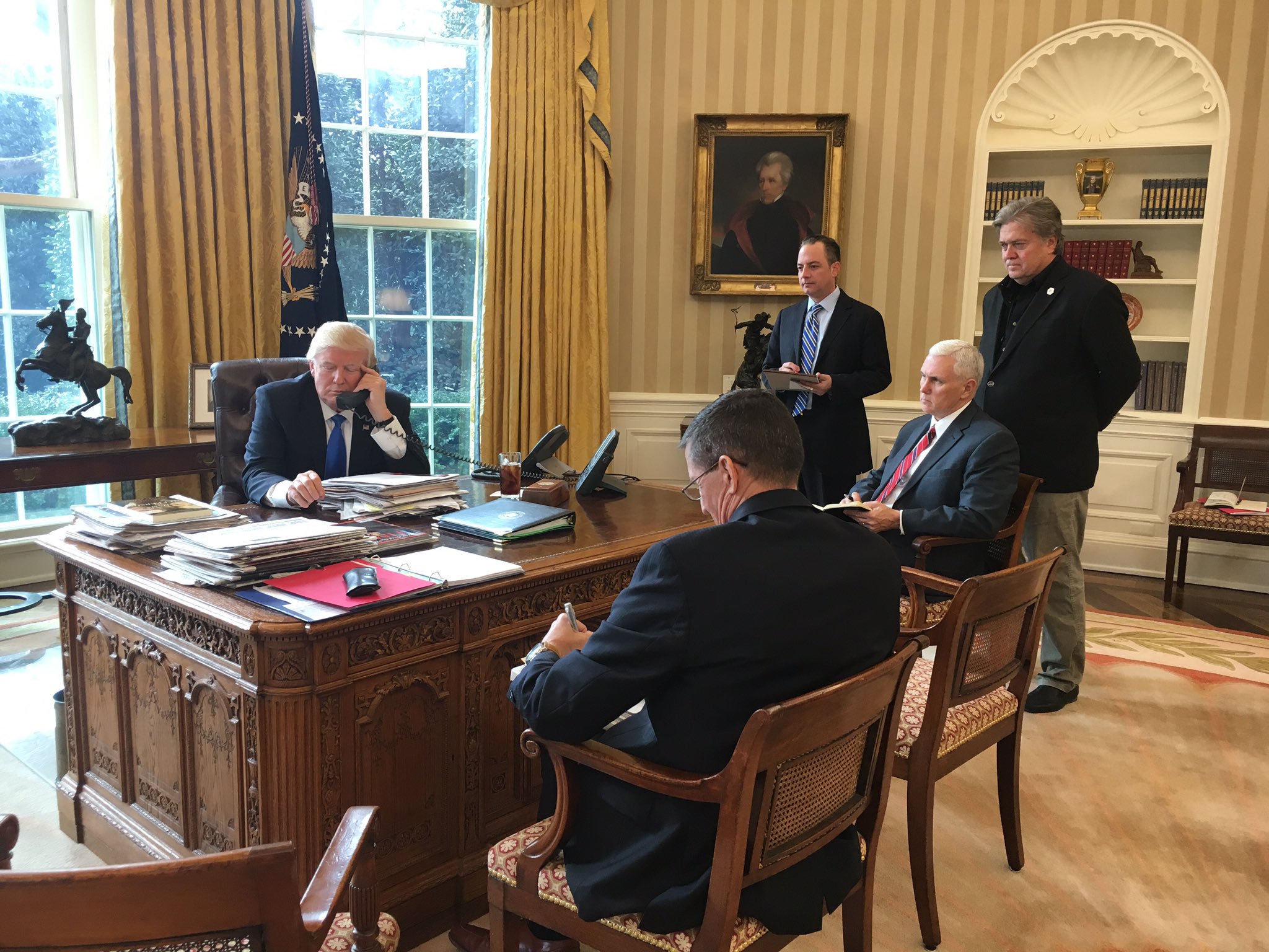 Trump speaking with Putin in oval office