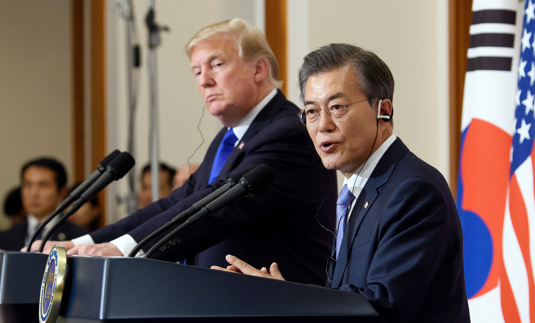 trump and south korean president moon jae-in